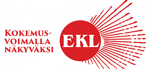 EKL:n logo, josta l&auml;htee auringons&auml;teit&auml;, lis&auml;ksi teksti "kokemusvoimalla n&auml;kyv&auml;ksi".